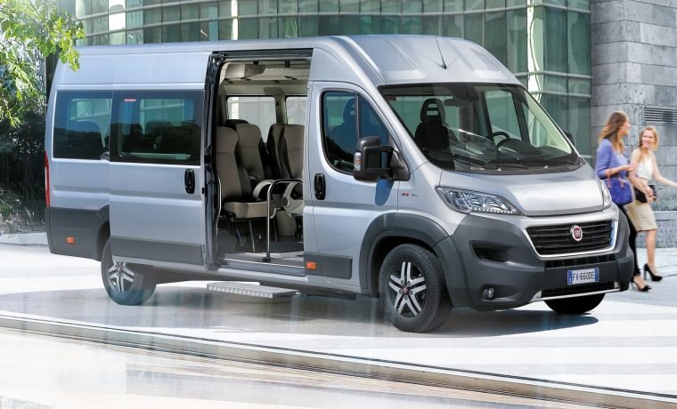 Fiat Ducato jako fabryczny minibus dla 14 lub 17 osób